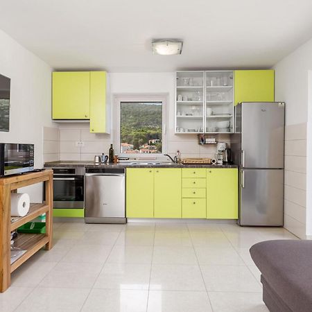 2 Bedroom Awesome Apartment In Veli Losinj Exterior photo