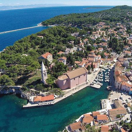 2 Bedroom Awesome Apartment In Veli Losinj Exterior photo