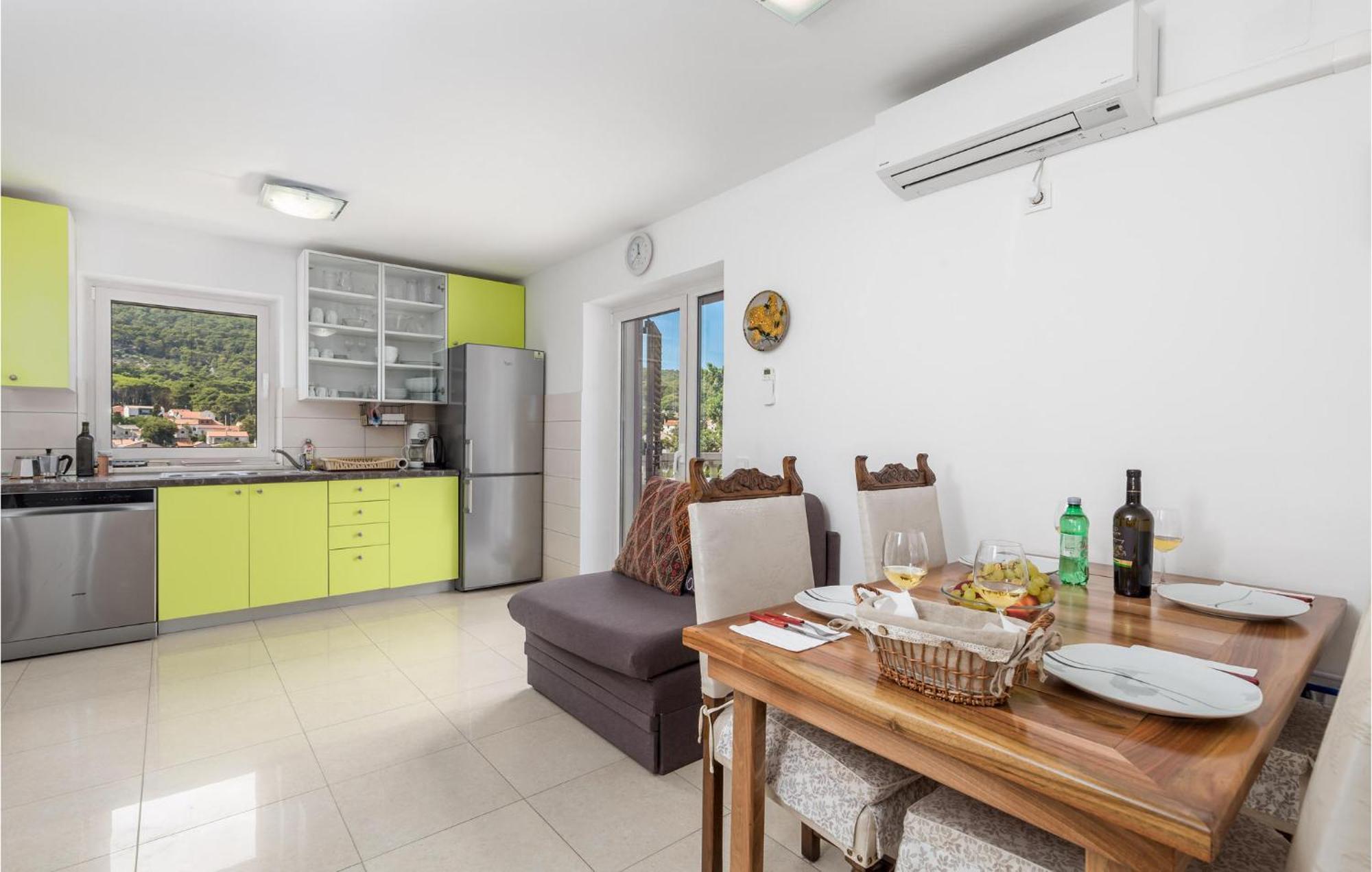 2 Bedroom Awesome Apartment In Veli Losinj Exterior photo