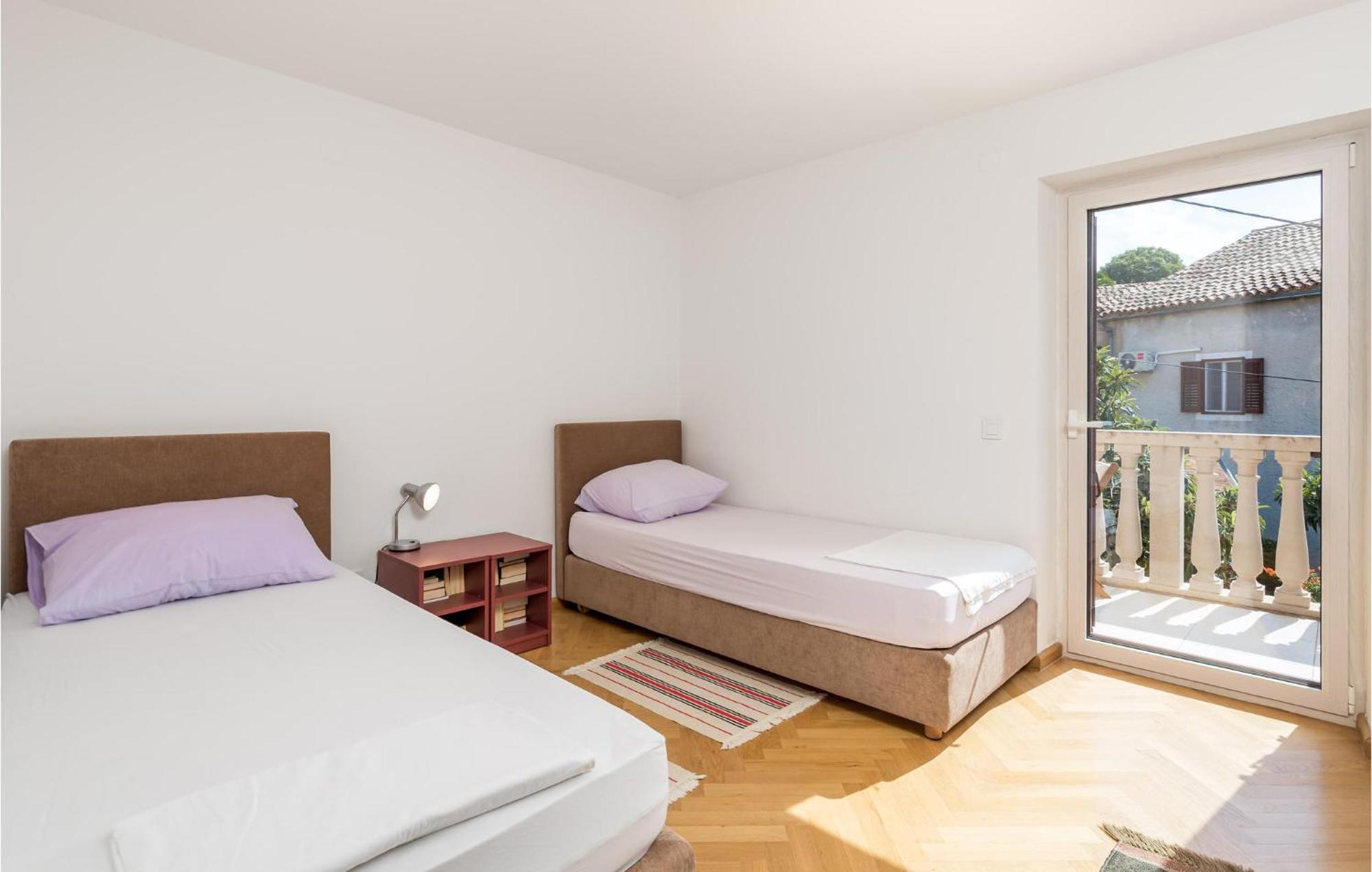 2 Bedroom Awesome Apartment In Veli Losinj Exterior photo