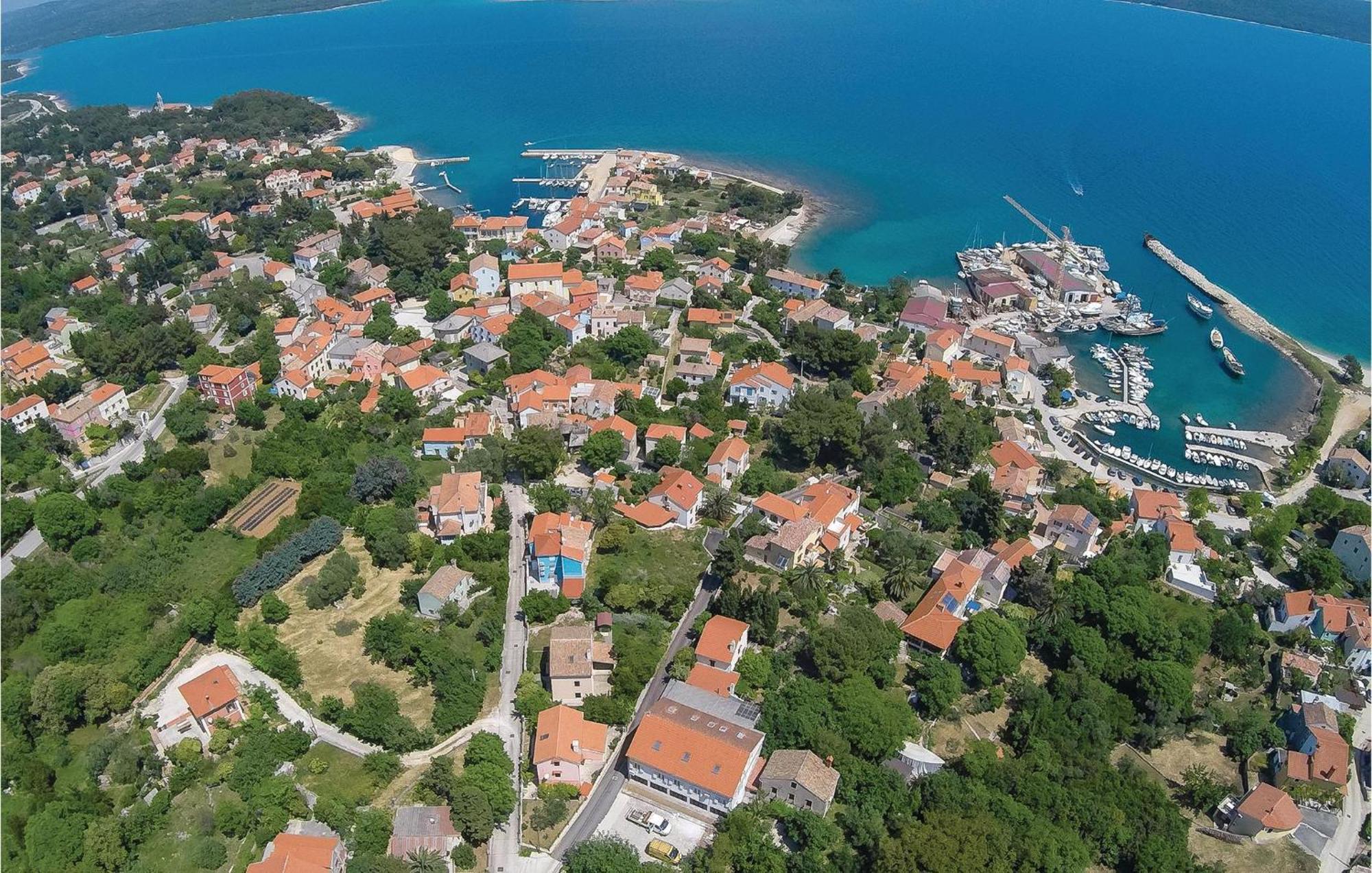 2 Bedroom Awesome Apartment In Veli Losinj Exterior photo